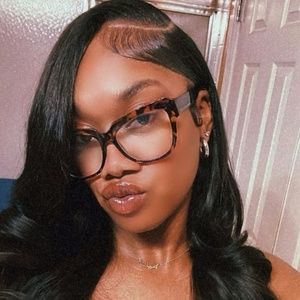 Meet your Posher, Aliya